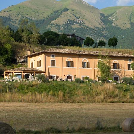 Il Casale San Martino Bed & Breakfast Norcia Exterior photo