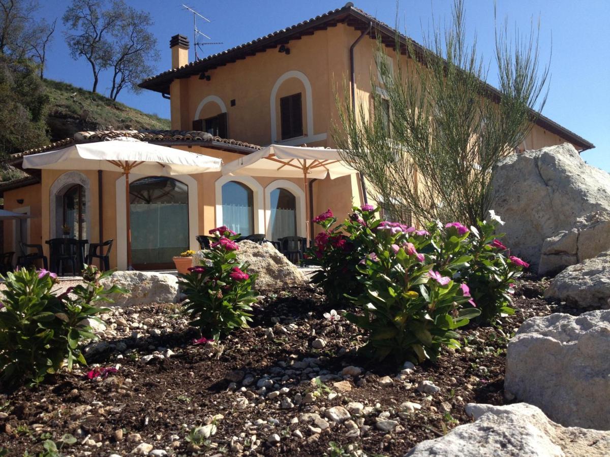 Il Casale San Martino Bed & Breakfast Norcia Exterior photo